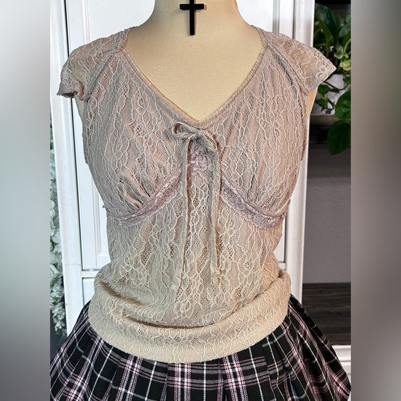 Lace Fitted Blouse Cap Sleeves Stretchy Fall Beige MEDIUM‎ - Picture 8 of 8